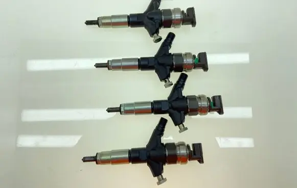 Subaru Impreza III Fuel injectors set 16613AA020 16613AA DENSO7890