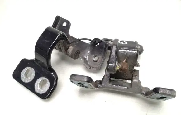 Mercedes-Benz C W204 Loading door hinge set A2047400237 A2047400137