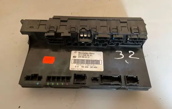 Mercedes-Benz E W211 SAM control unit 2115455601