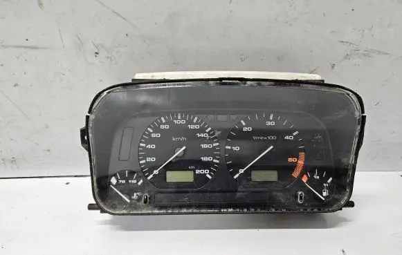 Volkswagen Golf III Speedometer (instrument cluster) 87001323