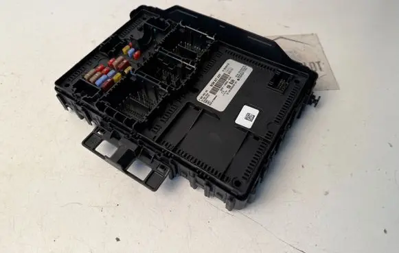 Ford Focus Fuse box set JX6T15604BJH F005V03105