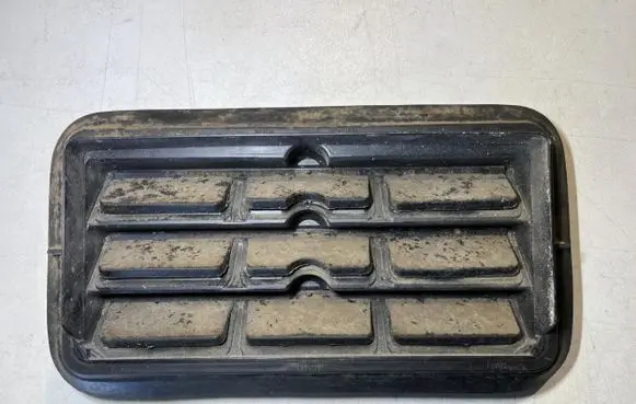 Chrysler Pacifica Quarter panel pressure vent 68170766AB