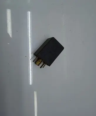 Volkswagen Golf III Window wiper relay 431955531