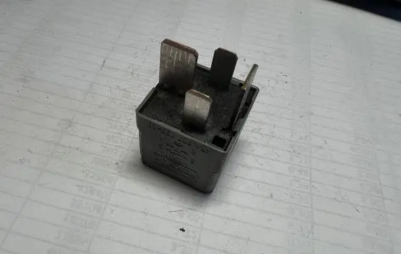 Ford Mondeo Mk III Other relay 6G9T14B192EA