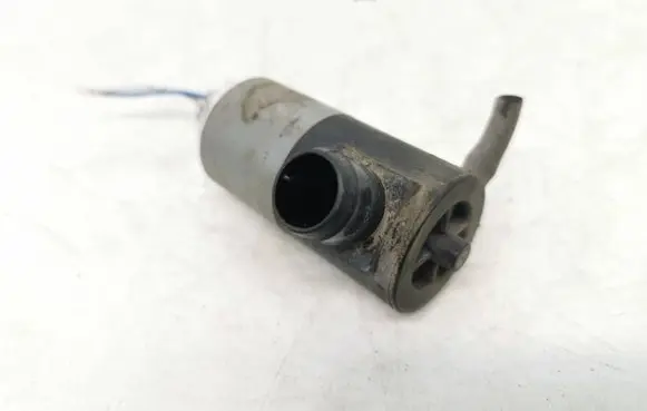 Toyota Auris 150 Headlight washer pump 30892 070317A