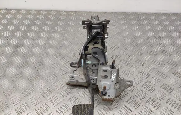 Clutch pedal