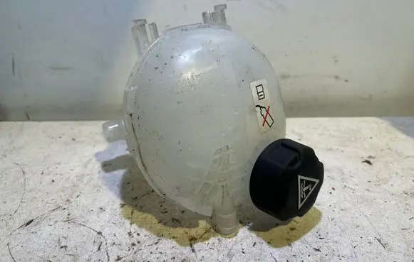 Citroen C4 X Coolant expansion tank/reservoir 9824198680 9824816180
