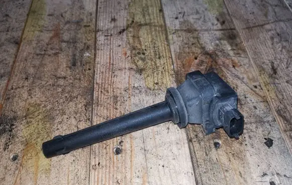 Nissan Micra High voltage ignition coil 0221504017