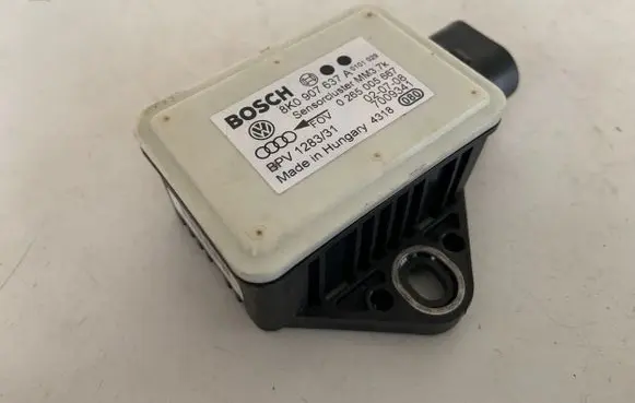 Audi A4 S4 B8 8K ESP acceleration yaw rate sensor 8K0907637A