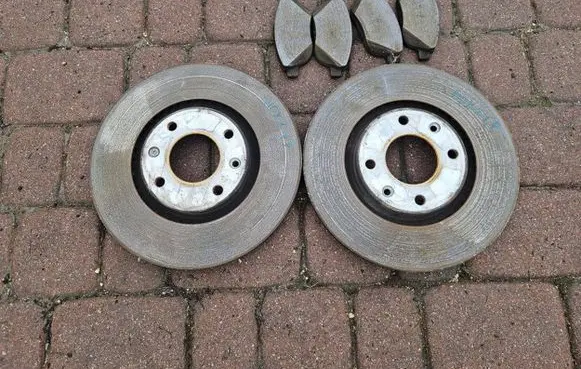 Opel Mokka B Front brake disc 5O5P5L5E5X0003