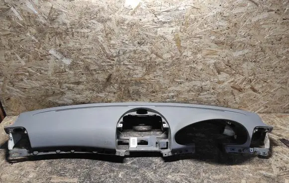 Mercedes-Benz E W211 Dashboard A2116800787