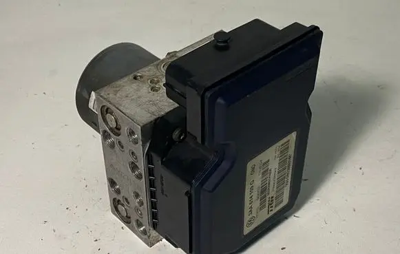 Volkswagen PASSAT B7 ABS Pump 3AA614109G