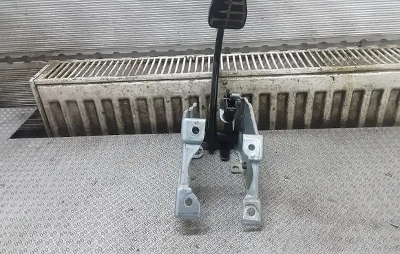 Opel Vivaro Brake pedal