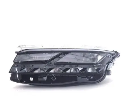 Volkswagen Touareg III Headlight/headlamp 761941081