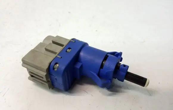 Ford Fusion II Brake pedal sensor switch 8T4T9G854AA