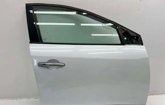 Renault Megane III Front door
