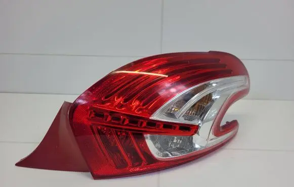 Peugeot 208 Rear/tail lights 9672628380
