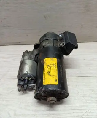 BMW 5 E60 E61 Starter motor 1005831793