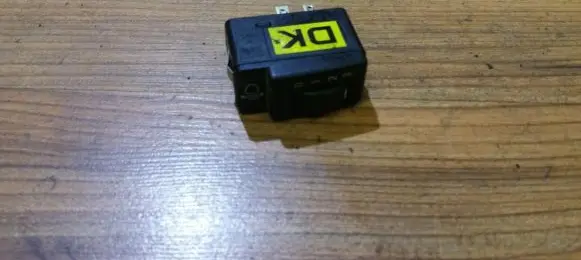 Opel Sintra Headlight level height control switch 90270514 90320611