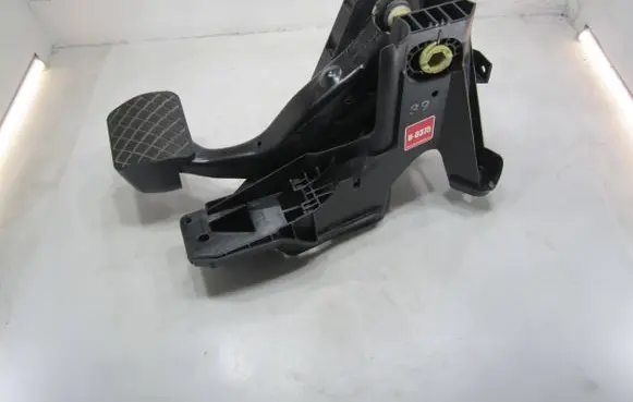 Volkswagen Golf VII Brake pedal 5Q1723058AA 20112013