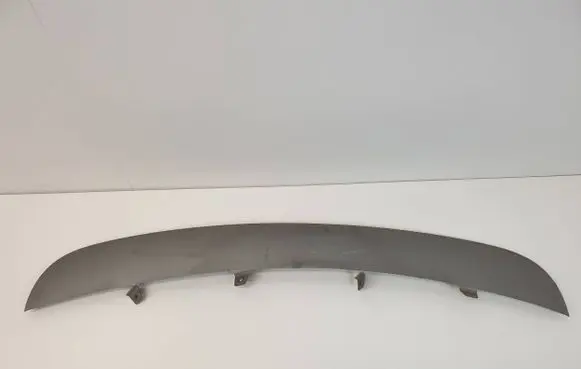 Front bumper lip