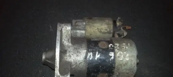 Peugeot 206 Starter motor M002T13081