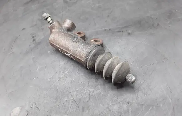 Toyota Avensis T270 Clutch master cylinder NOCODE