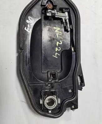 BMW 5 E60 E61 Front door exterior handle/bracket 7191615