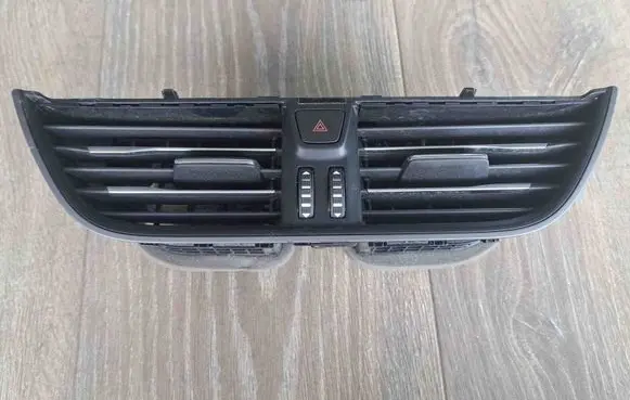 Ford Focus Dashboard air vent grill cover trim JX7B19K617