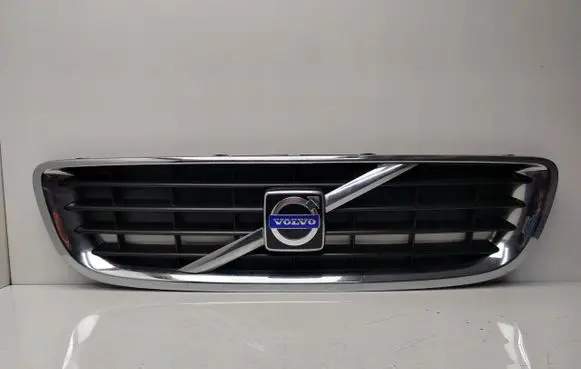 Volvo V50 Front bumper upper radiator grill 31283150