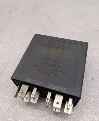 Volkswagen PASSAT B5 Window wiper relay 1J0955531 B22050 5WK1045