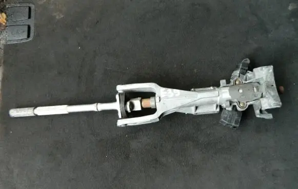 BMW 5 E39 Steering wheel axle 1093513