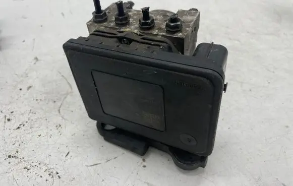 Skoda Octavia Mk3 (5E) ABS Pump 5Q0614517Q 5Q0907379R