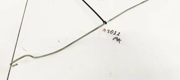 Volkswagen PASSAT B4 Front door cable line 