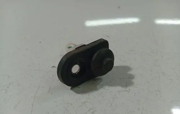 Hyundai i30 Front door sensor