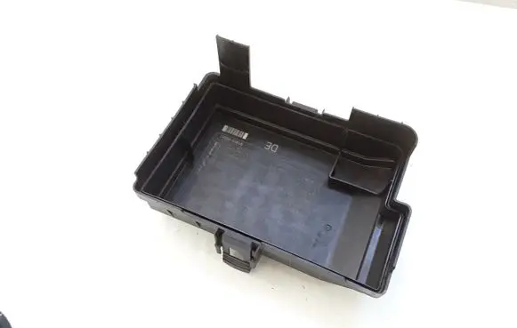 KIA Magentis Fuse box cover 919502G641