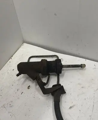 BMW 3 E46 Clutch master cylinder 674031204137