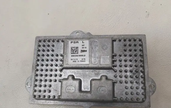 Peugeot 3008 II Xenon control unit/module 00369062