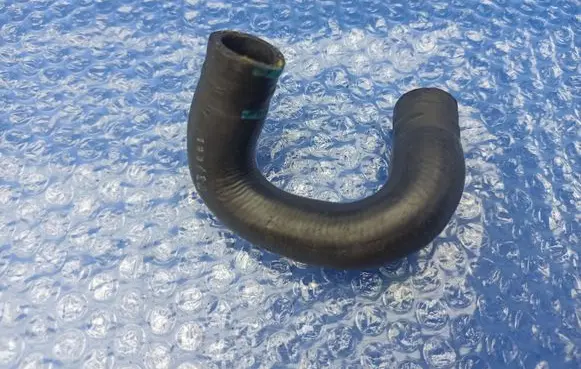 Mercedes-Benz C W204 Engine coolant pipe/hose A6512000882