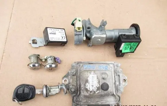 Suzuki Alto Engine control unit/module 0261S06683 3392071M00