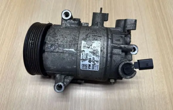 Seat Leon (5F) Air conditioning (A/C) compressor (pump) 5Q0820803D