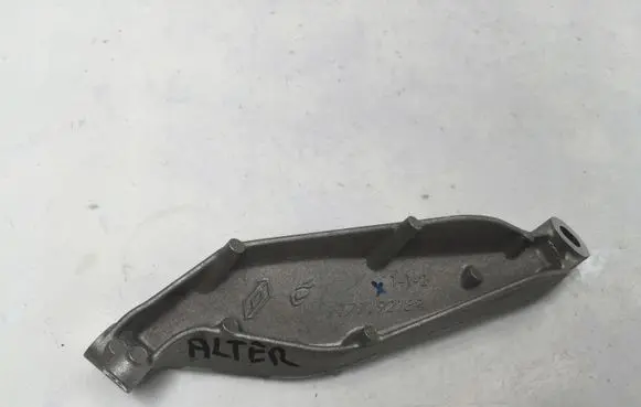 Nissan Qashqai J12 Generator/alternator bracket 117119218R