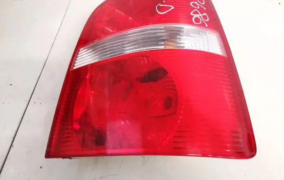 Volkswagen Touran I Rear/tail lights 1t0945096f