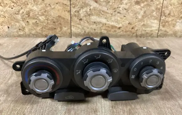Hyundai Coupe Climate control unit 001106