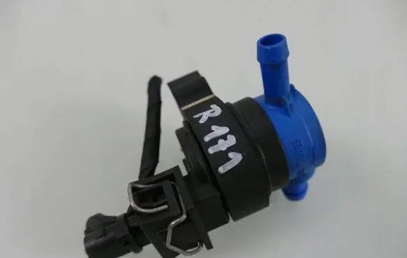 Mercedes-Benz SLK R171 Turbo solenoid valve A0004705493