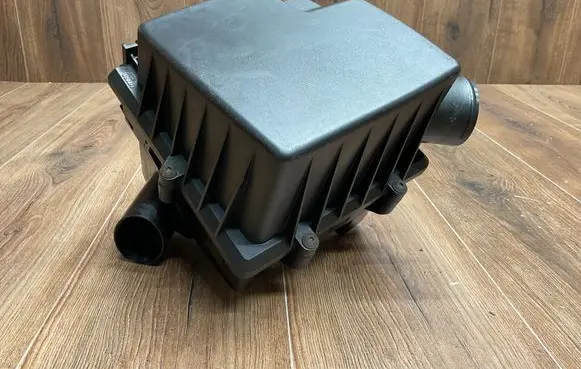 Opel Corsa D Air filter box 467582339 55557185