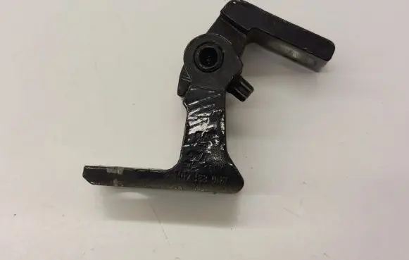 Volkswagen Tiguan Front door upper hinge 5N0831401