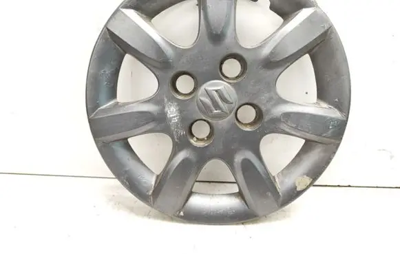 Suzuki Forenza R15 wheel hub/cap/trim 96410953