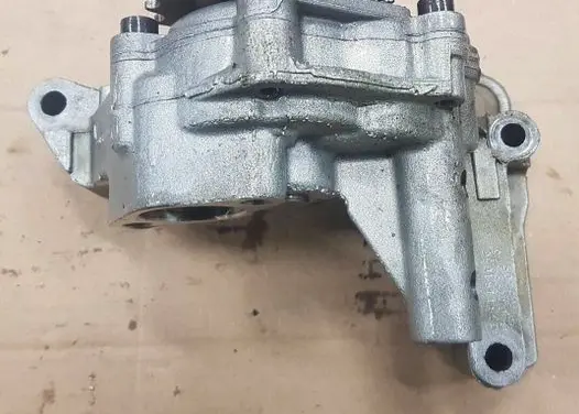 Volkswagen Transporter - Caravelle T5 Oil pump 038115105C