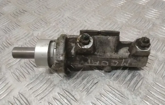 Renault Megane I Master brake cylinder